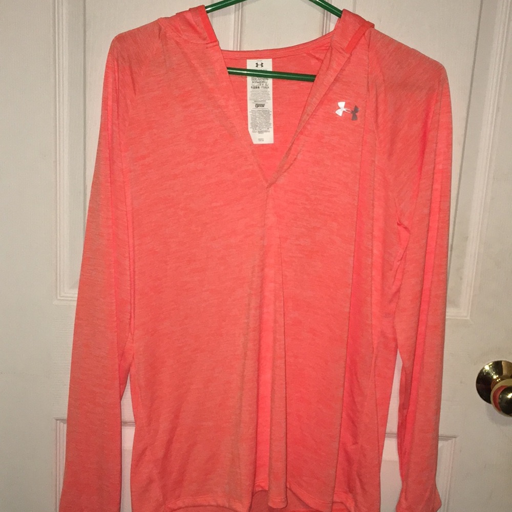 Women’s Under Armour pullover hoodie!